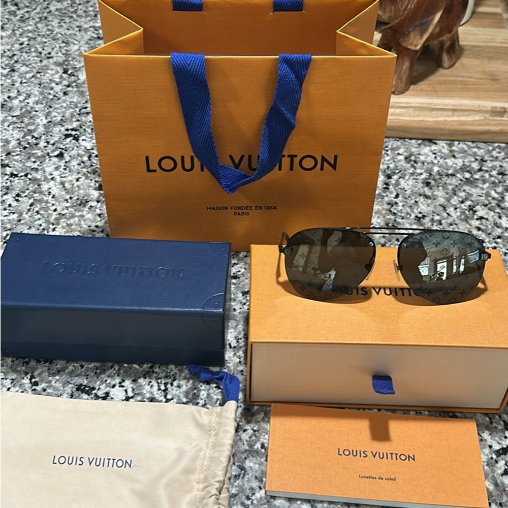 Louis Vuitton Clockwise Black Sunglasses